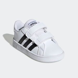 NWT! Never worn! Kids Adidas Grand Court Sneakers, size 9US